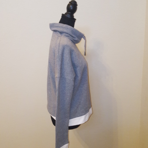 ❤HP❤Under Armour Gray Drawstring Sweatshirt❤ - Picture 4 of 7